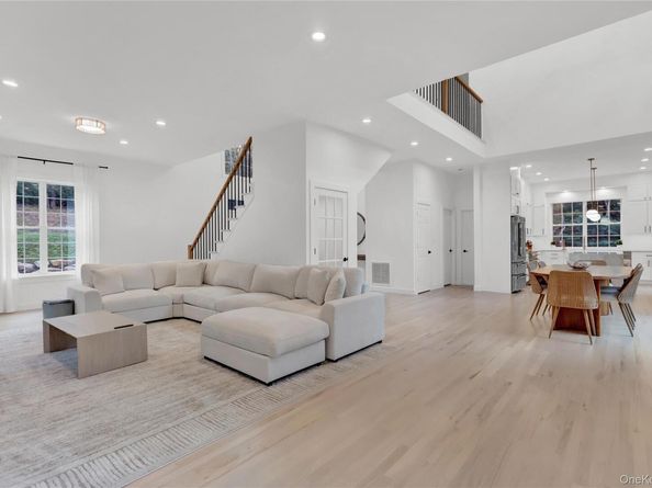 15 Deer Ridge Trail, Water Mill NY 11976