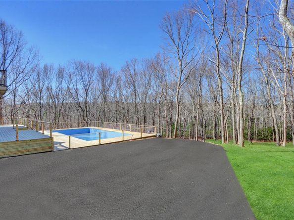 15 Deer Ridge Trail, Water Mill NY 11976