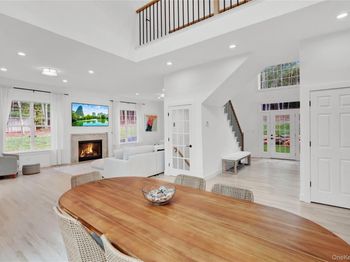 15 Deer Ridge Trail