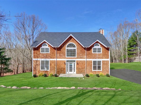 15 Deer Ridge Trail, Water Mill NY 11976