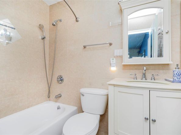 2695 Shell Road 3D, Brooklyn NY 11223