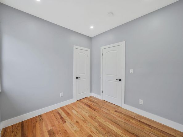 11827 219th Street, Cambria Heights NY 11411