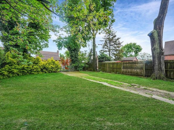 11827 219th Street, Cambria Heights NY 11411