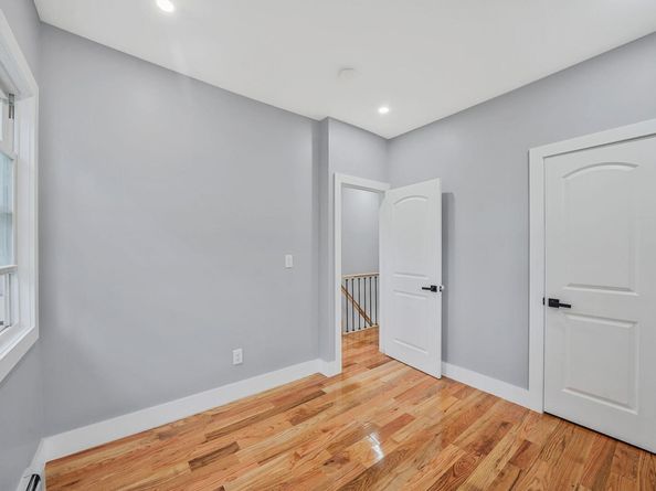 11827 219th Street, Cambria Heights NY 11411