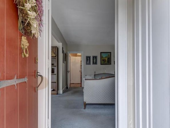189 Meadowsweet Road, Mineola NY 11501