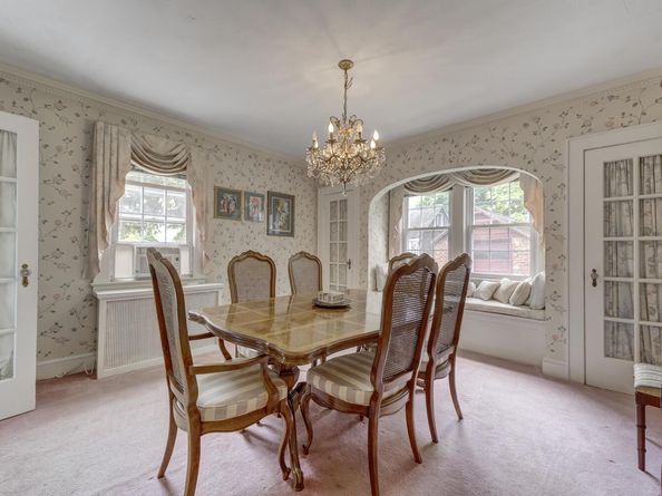 189 Meadowsweet Road, Mineola NY 11501