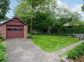189 Meadowsweet Road, Mineola NY 11501