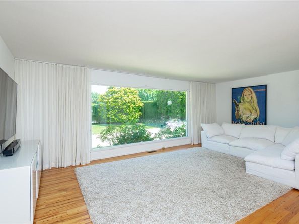 20 Winding Way, Water Mill NY 11976