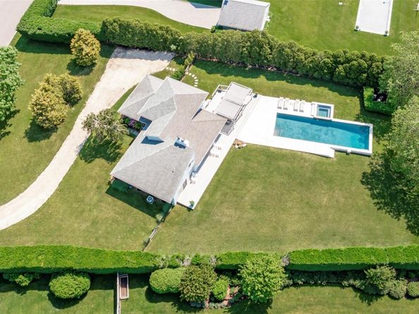 20 Winding Way, Water Mill NY 11976