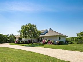 20 Winding Way, Water Mill NY 11976