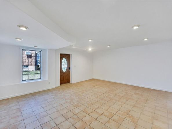10 Carol Drive, Bethpage NY 11714