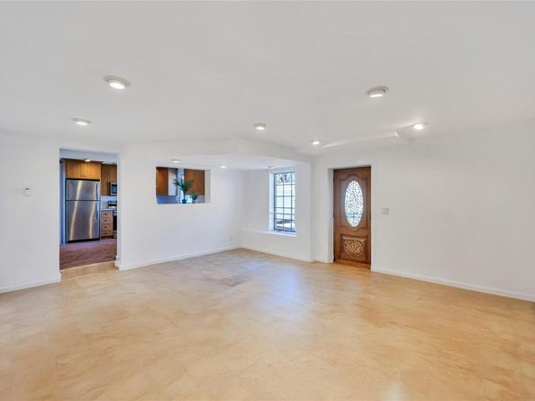 10 Carol Drive, Bethpage NY 11714