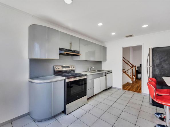 10 Carol Drive, Bethpage NY 11714