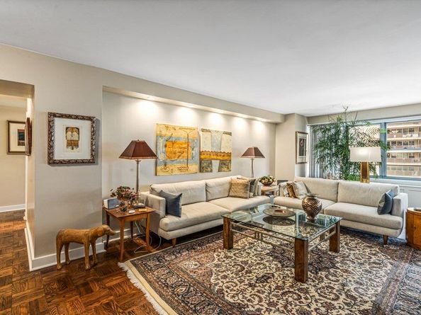 18-05 215 Street 6D, Bayside NY 11360