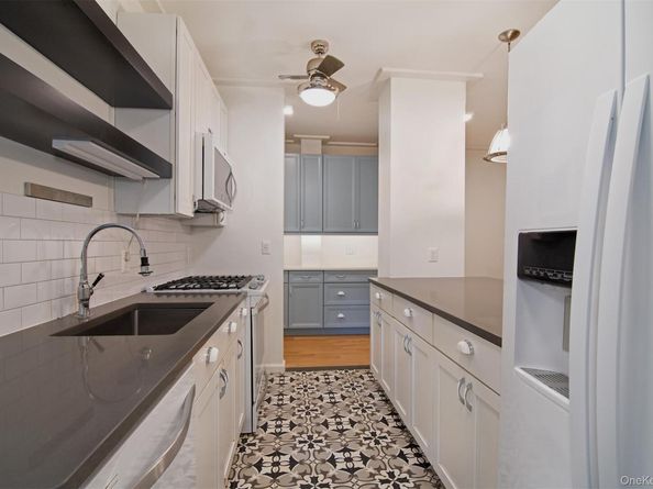 56 W Pondfield Road 1A, Bronxville NY 10708