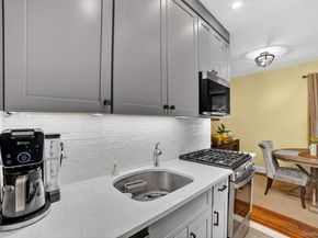 824 Palmer 2D, Bronxville NY 10708