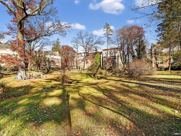 824 Palmer 2D, Bronxville NY 10708