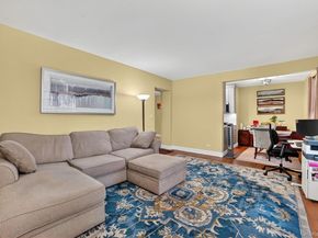 824 Palmer 2D, Bronxville NY 10708