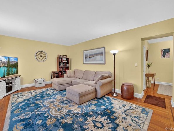 824 Palmer 2D, Bronxville NY 10708