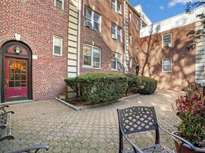 824 Palmer 2D, Bronxville NY 10708