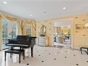 6 La Colline Drive, Mill Neck NY 11765