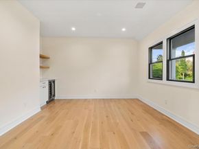 4 Haven Lane, Old Bethpage NY 11804