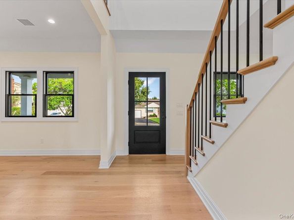 4 Haven Lane, Old Bethpage NY 11804