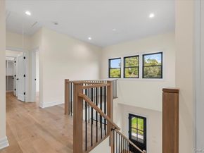 4 Haven Lane, Old Bethpage NY 11804