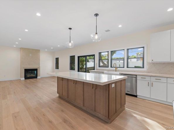 4 Haven Lane, Old Bethpage NY 11804
