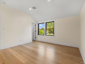 4 Haven Lane, Old Bethpage NY 11804