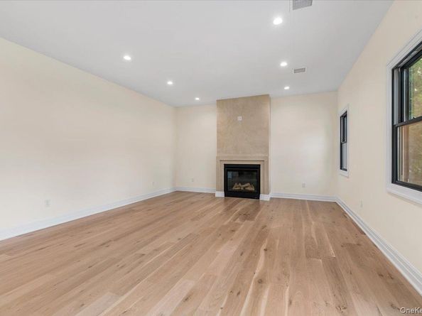 4 Haven Lane, Old Bethpage NY 11804