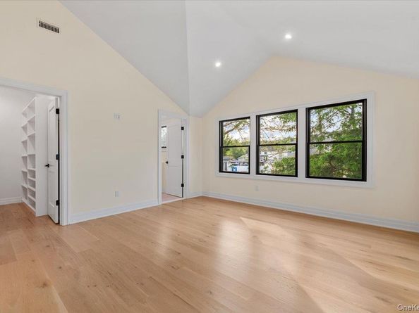 4 Haven Lane, Old Bethpage NY 11804