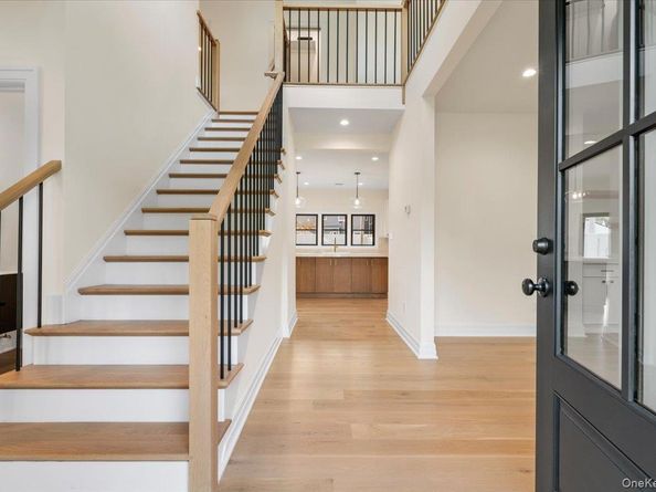 4 Haven Lane, Old Bethpage NY 11804