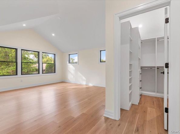 4 Haven Lane, Old Bethpage NY 11804