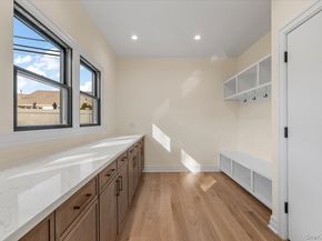 4 Haven Lane, Old Bethpage NY 11804