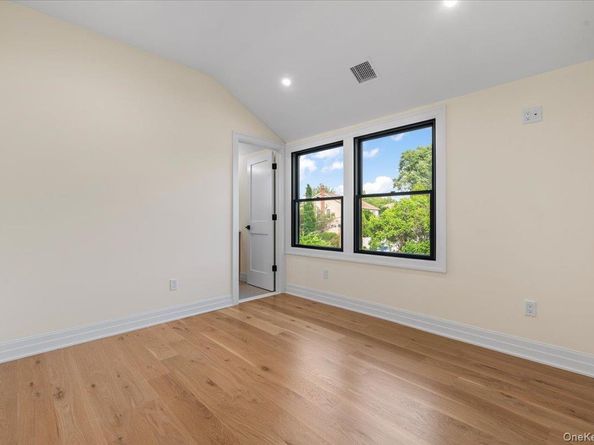 4 Haven Lane, Old Bethpage NY 11804
