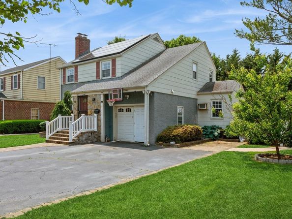 1 Howland Road, East Rockaway NY 11518