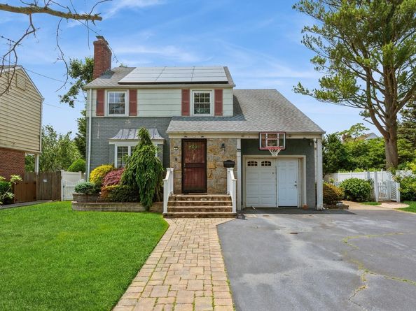 1 Howland Road, East Rockaway NY 11518