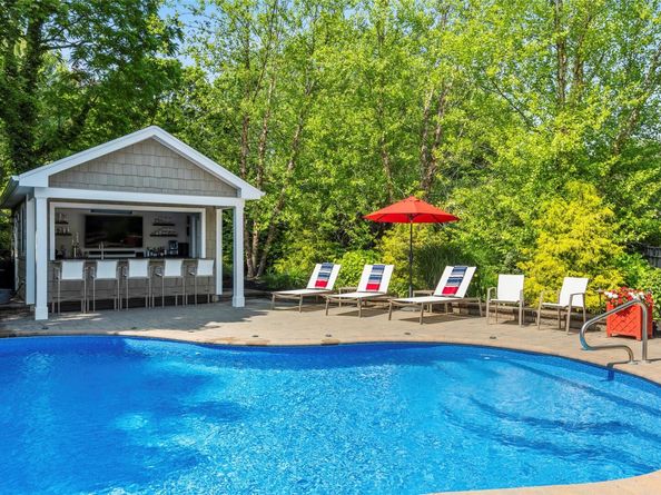 16 Dyke Road, Setauket NY 11733