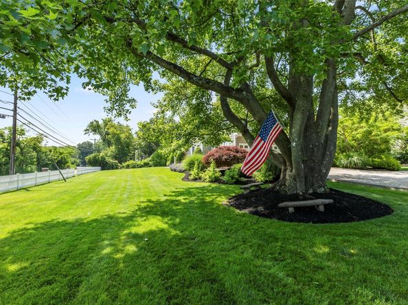 16 Dyke Road, Setauket NY 11733
