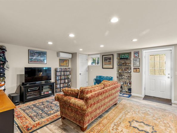 16 Dyke Road, Setauket NY 11733