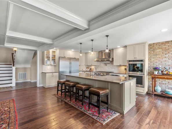 16 Dyke Road, Setauket NY 11733