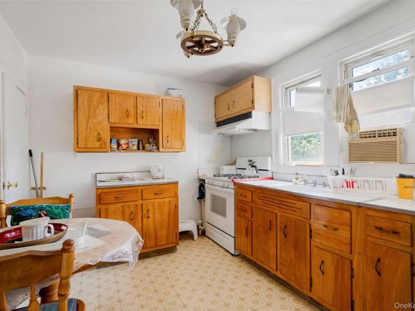 16 Wilson Drive, New Rochelle NY 10801