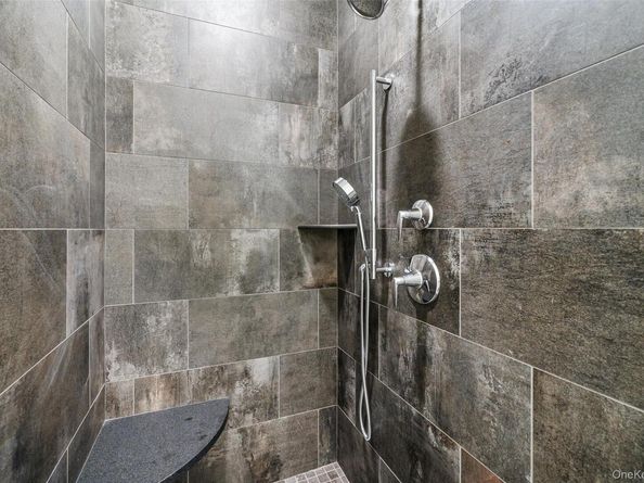 2040 Crompond Road 6, Yorktown Heights NY 10598