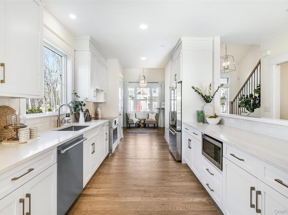 2040 Crompond Road 6, Yorktown Heights NY 10598
