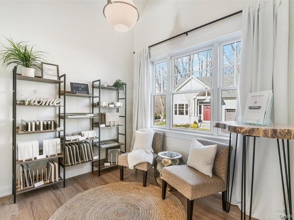 2040 Crompond Road 6, Yorktown Heights NY 10598