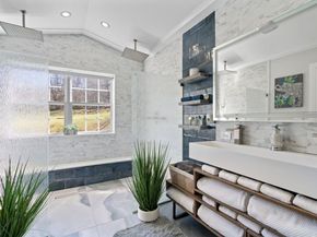 14 Hamlet Drive, Hauppauge NY 11788