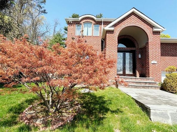 300 Ellen Place, Jericho NY 11753
