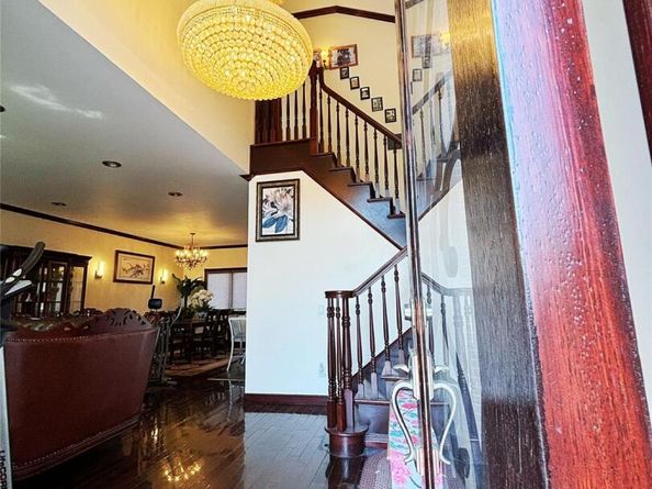 300 Ellen Place, Jericho NY 11753