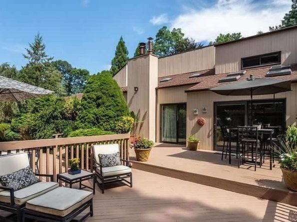 2 Summerwind Drive, Muttontown NY 11545